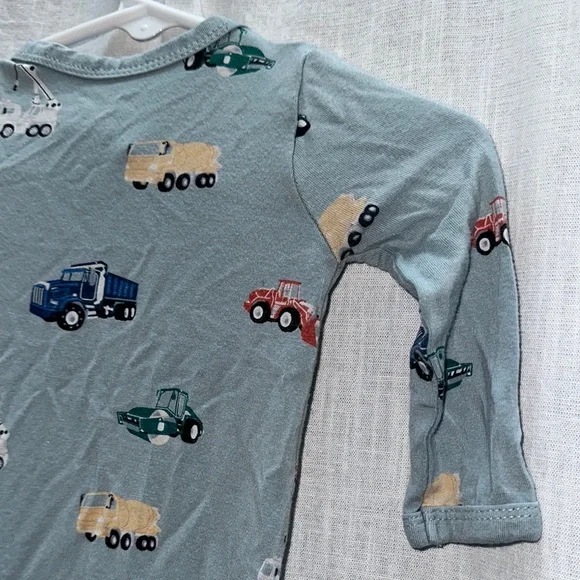 Kyte BABY Blue Footies One Piece with Vehicle Print - Picture 11 of 12